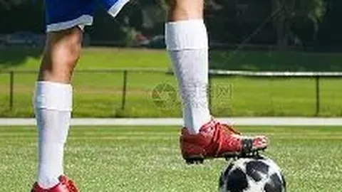 “巅峰对决：王者巴黎圣日耳曼迎战同城劲旅巴黎足球会，法国杯激战一触即发！”