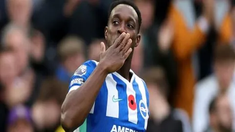 “曼联逆袭曼城，瓜迪奥拉坦言指导有缺”