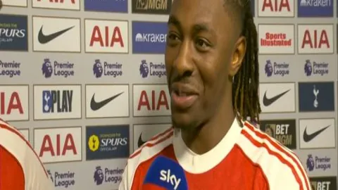 西班牙队信心爆棚：佩德里力挺西蒙神扑护驾，对手难以抵挡致命一击！