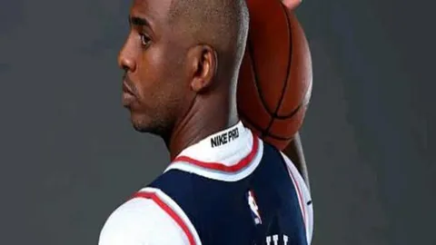 桑兰与子甜蜜合影：逆境中血压问题不容忽视