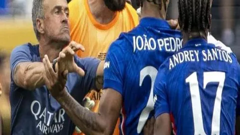 郑钦文：双重考验与无限可能