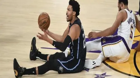 33岁德赫亚零费用转会佛罗伦萨，签约1+1年协议，官方确认达成一致。